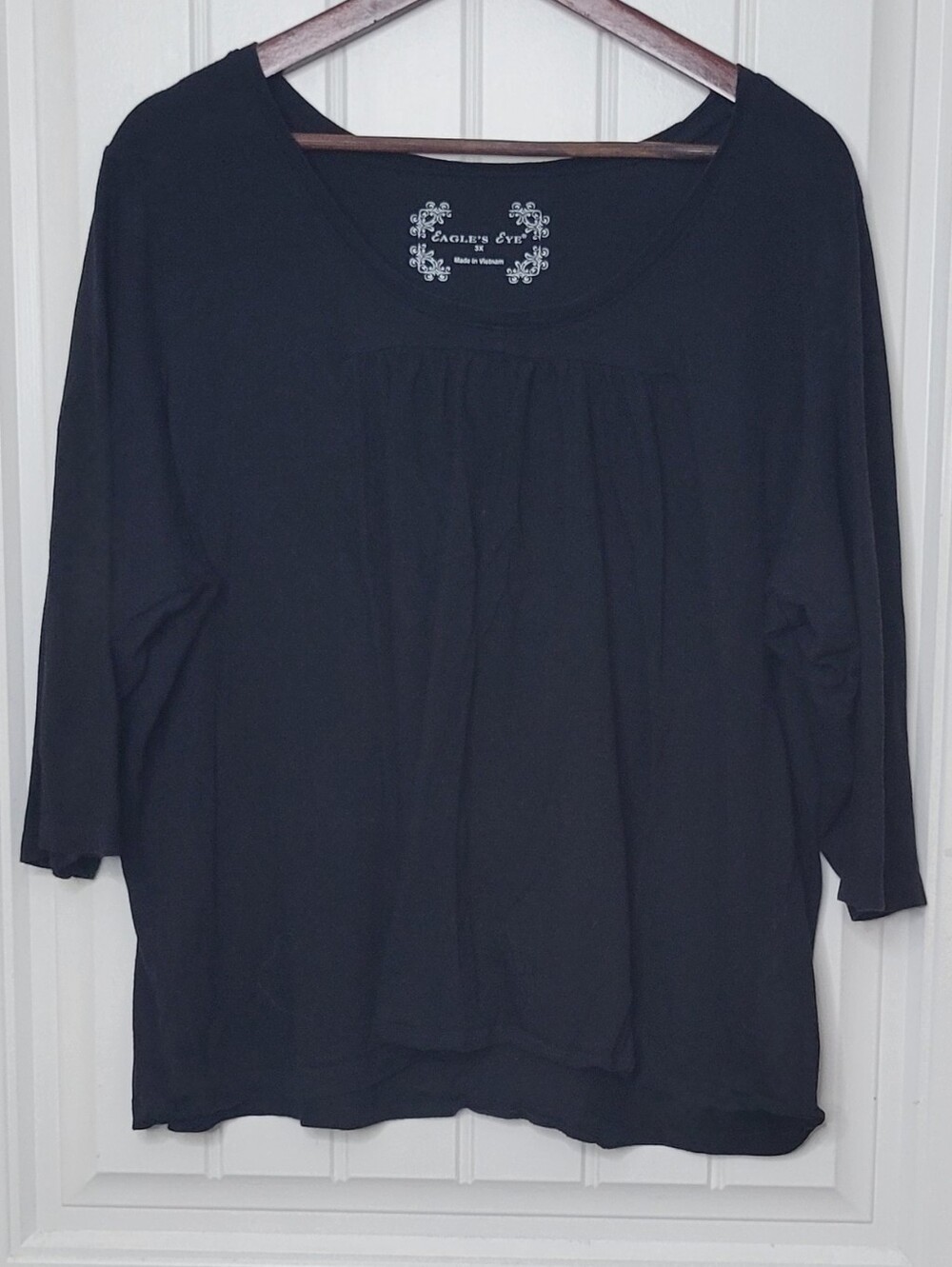Eagles Eye Women’s Black Scoop Neck Top